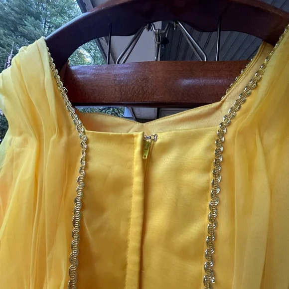 Beautiful BELLE ball gown designed as the love action ball scene! Its so floofy - Picture 3 of 8